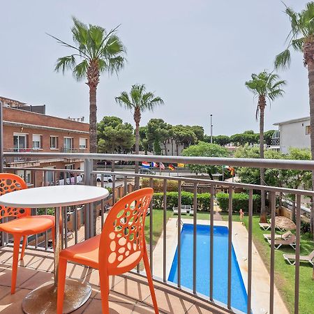 Apartamentos Velor Castelldefels Bagian luar foto