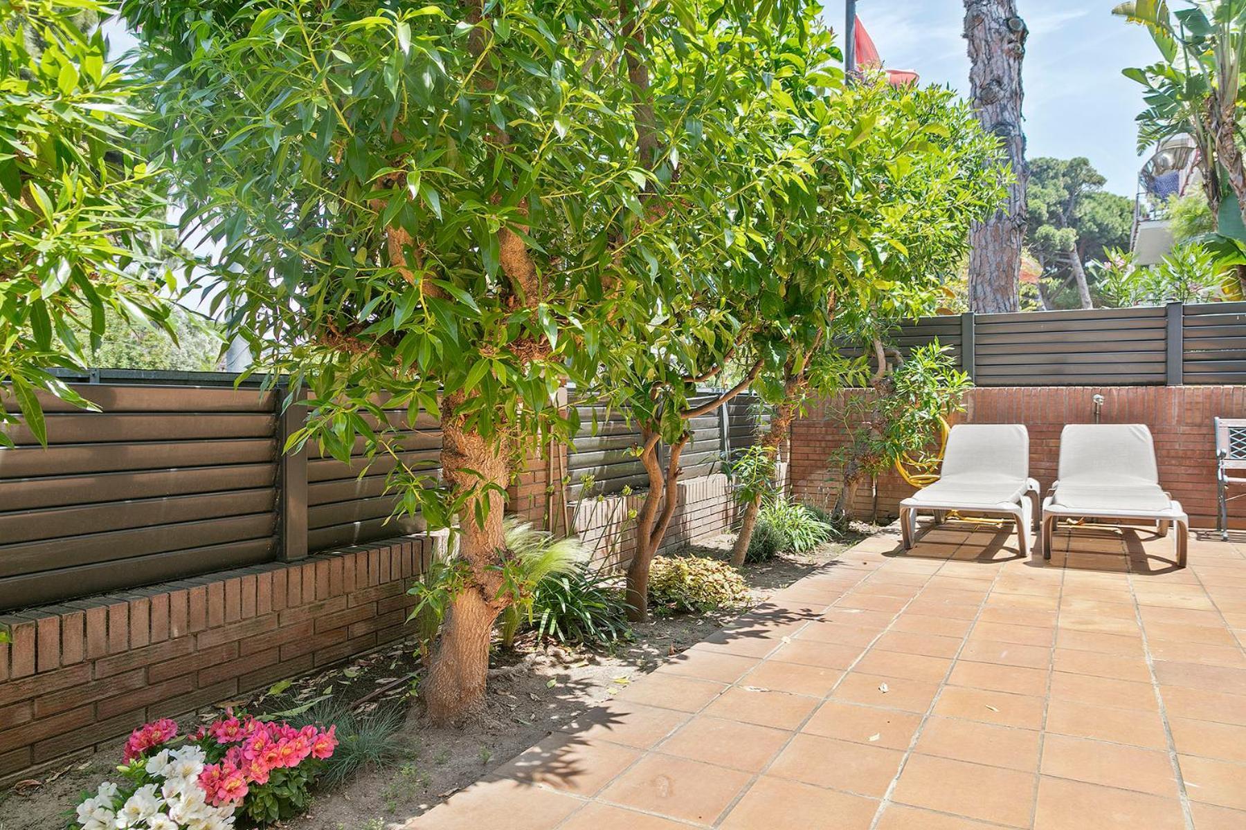 Apartamentos Velor Castelldefels Bagian luar foto