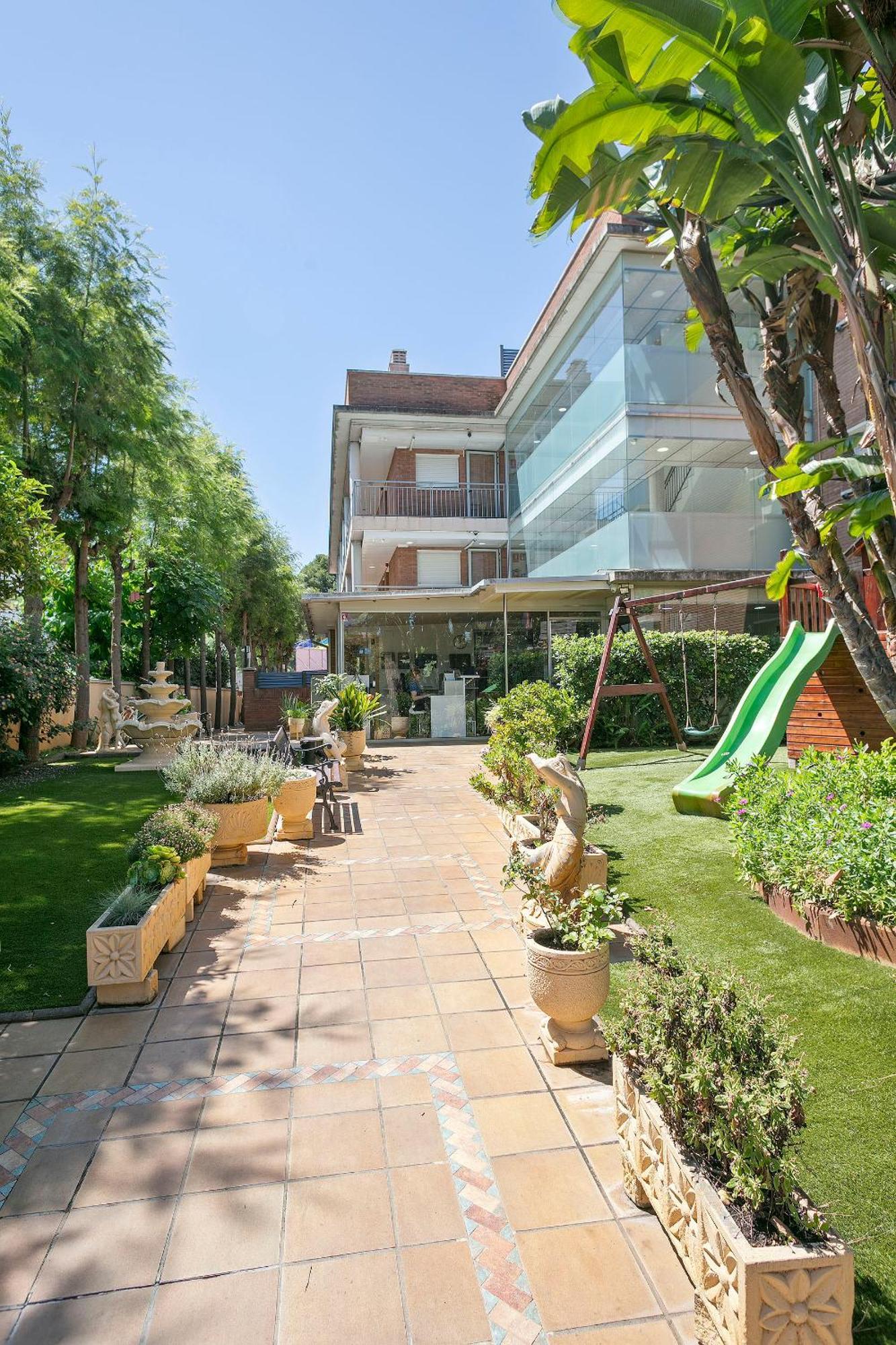 Apartamentos Velor Castelldefels Bagian luar foto