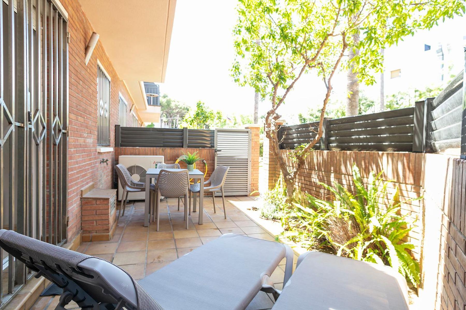 Apartamentos Velor Castelldefels Bagian luar foto