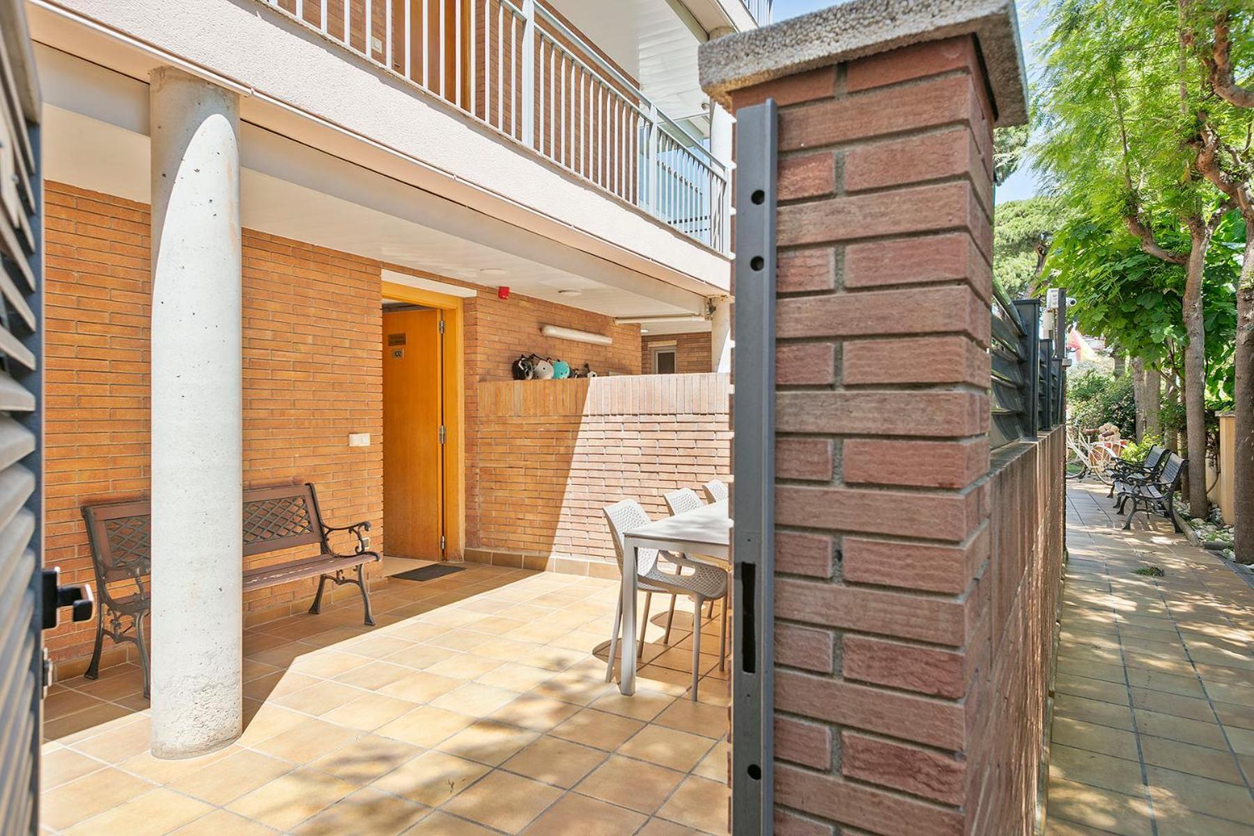 Apartamentos Velor Castelldefels Bagian luar foto