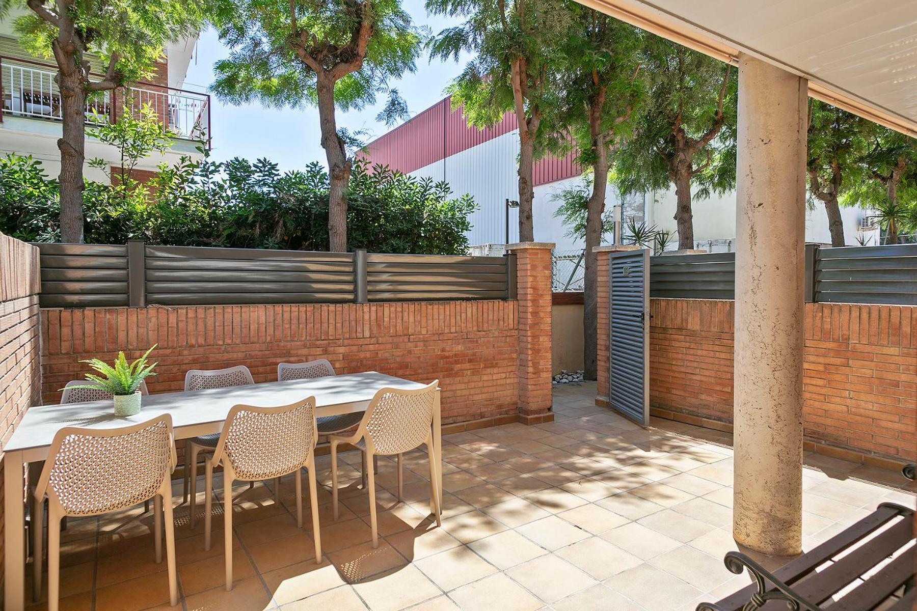 Apartamentos Velor Castelldefels Bagian luar foto