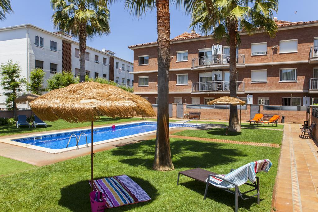 Velor Apartamentos Turisticos Castelldefels Bagian luar foto
